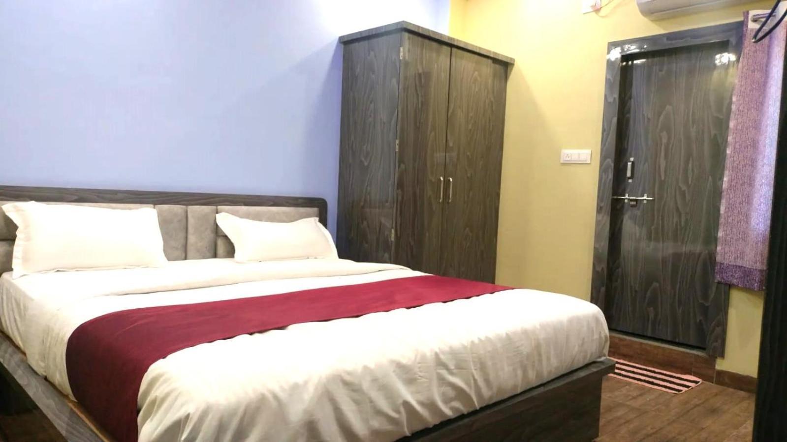 Baba Hotel Shāmpur Exteriör bild